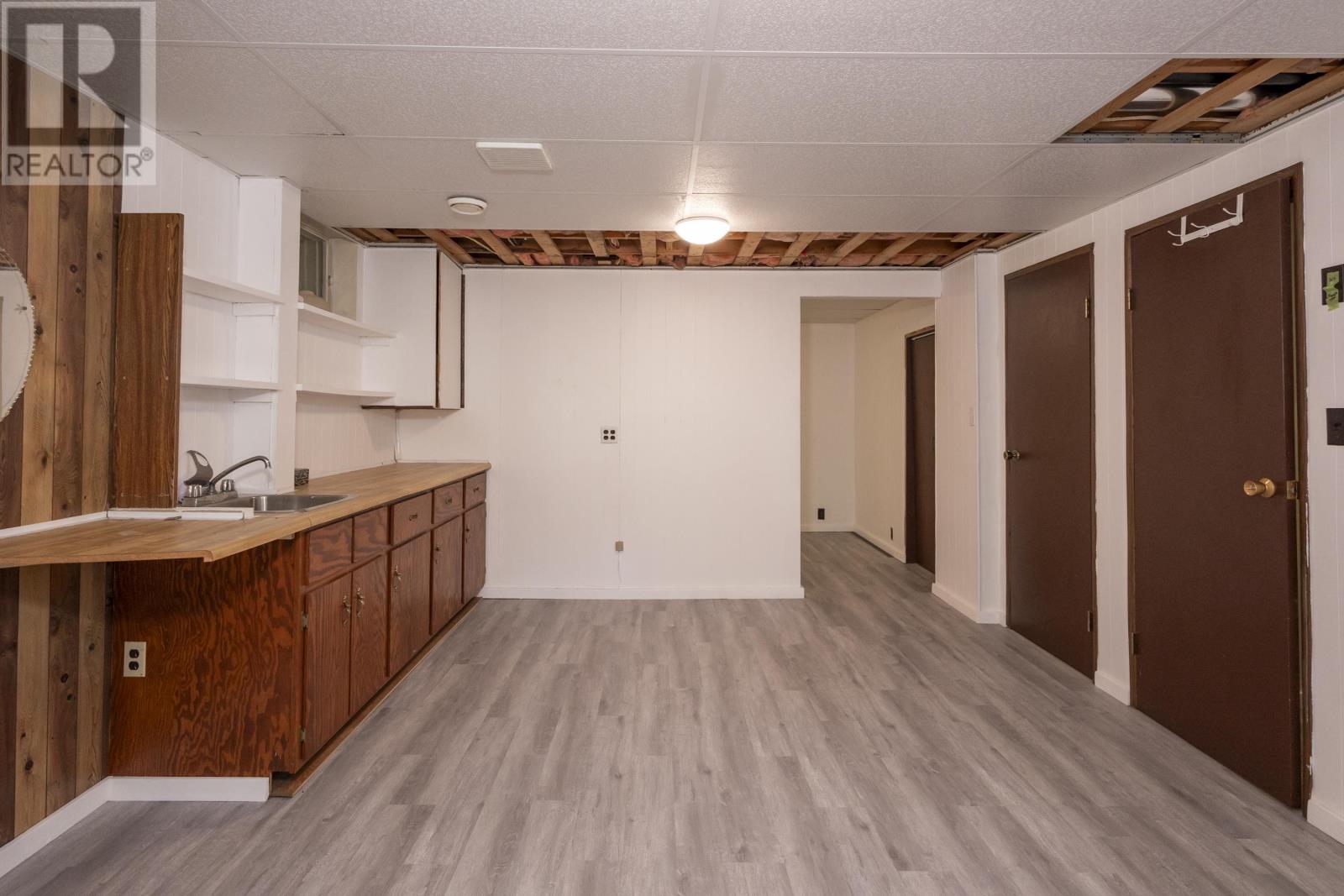 169 Centre RD - 40