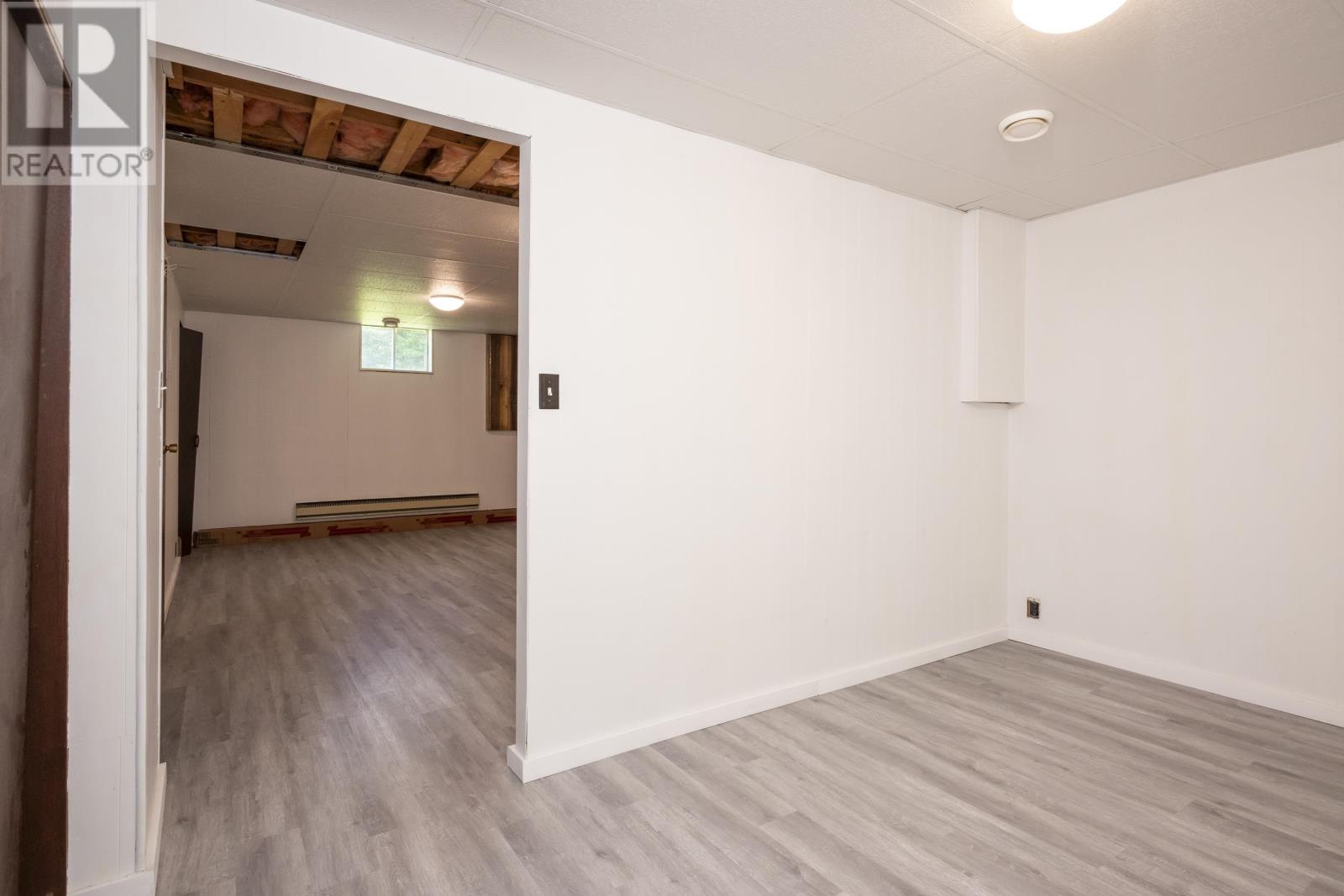 169 Centre RD - 30