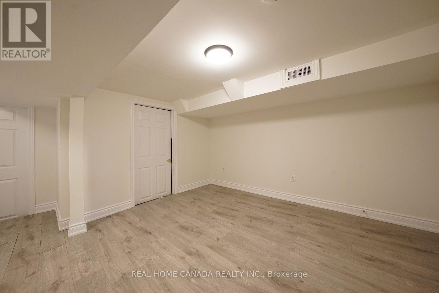 5262 KITCHENER STREET - 21