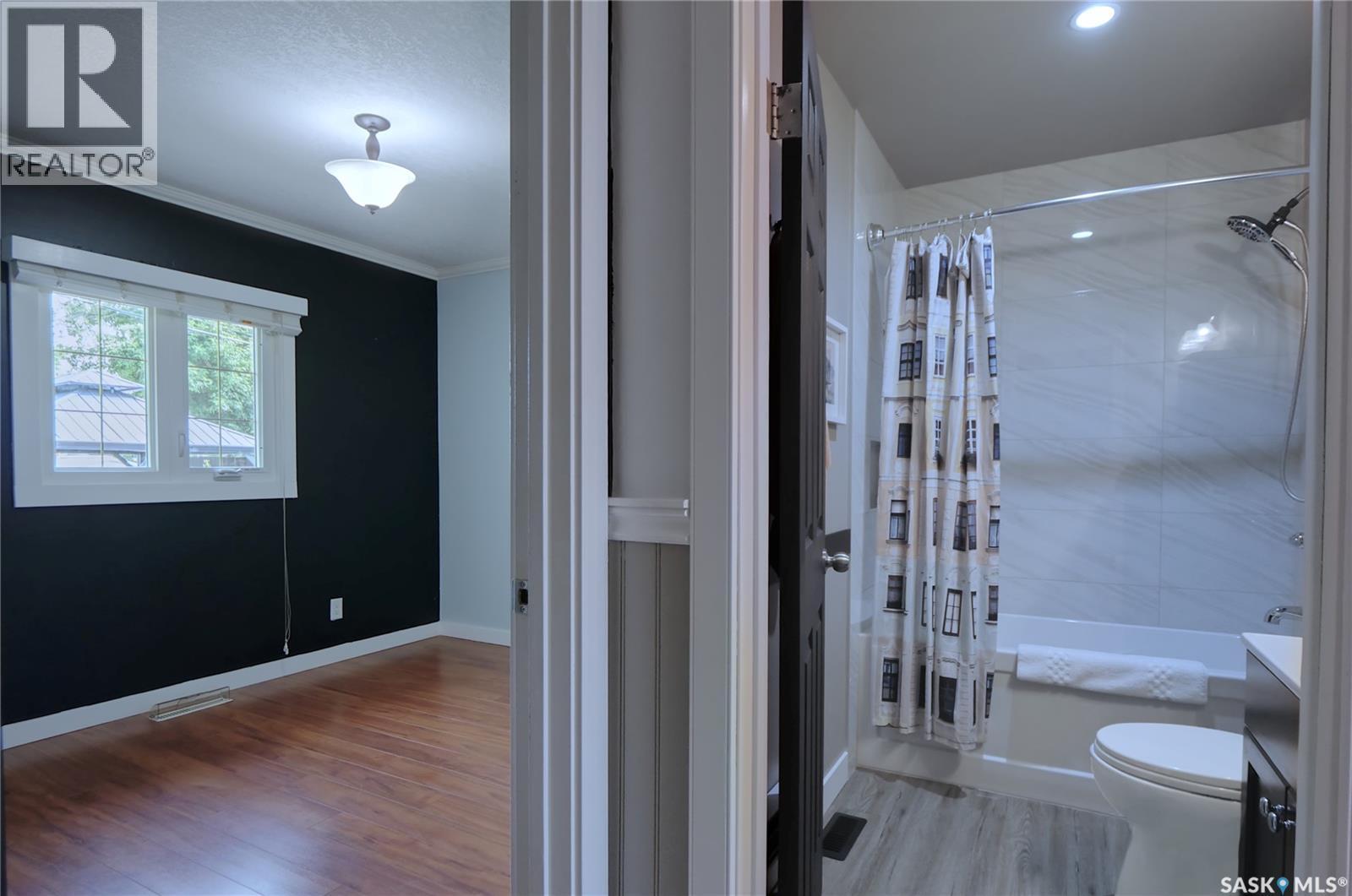 924 Hall STREET W - 13