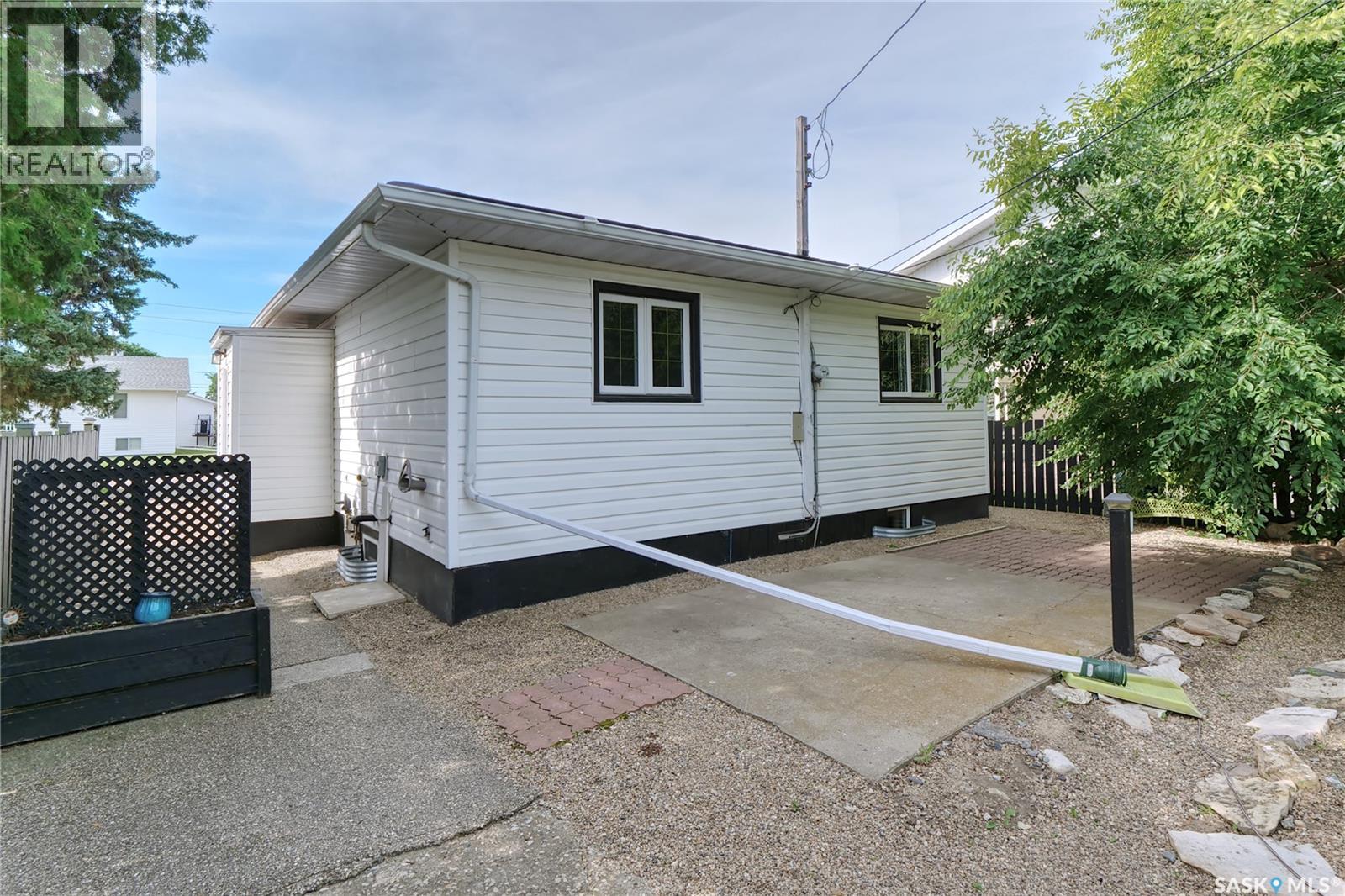 924 Hall STREET W - 25