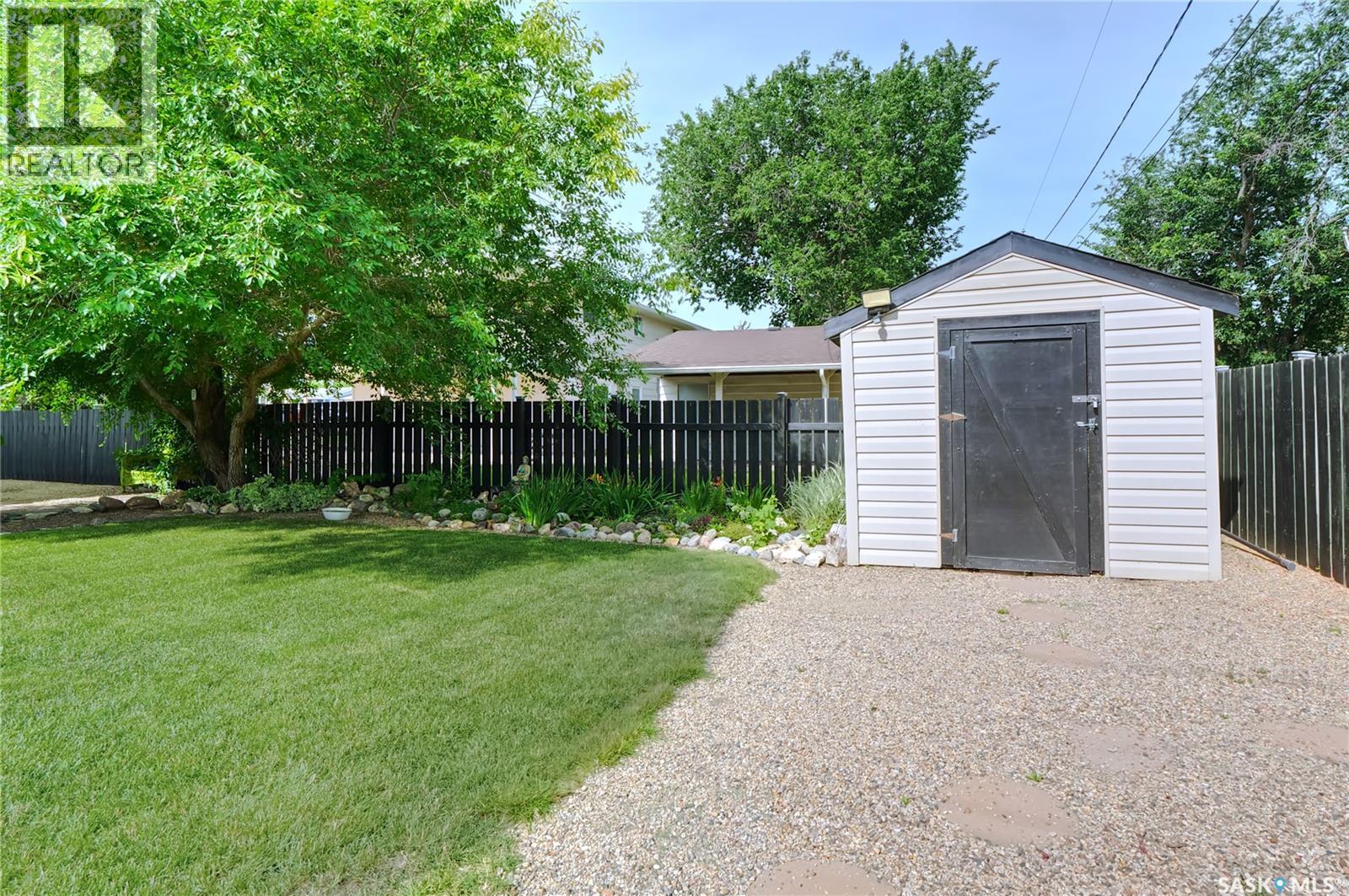 924 Hall STREET W - 29