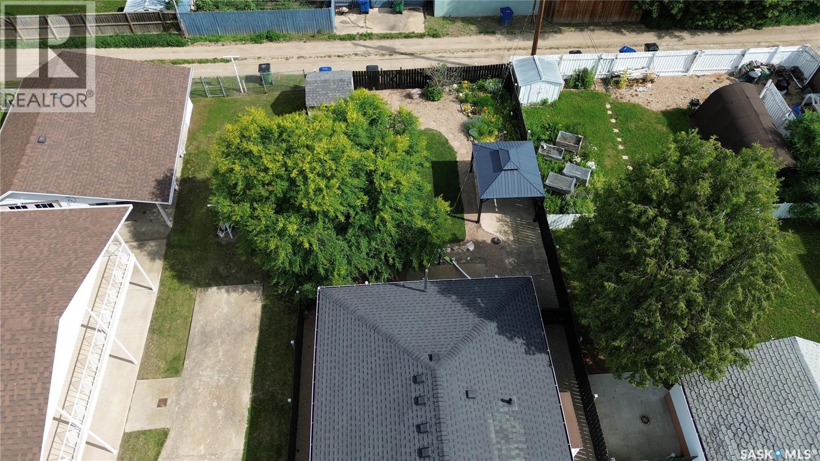 924 Hall STREET W - 32