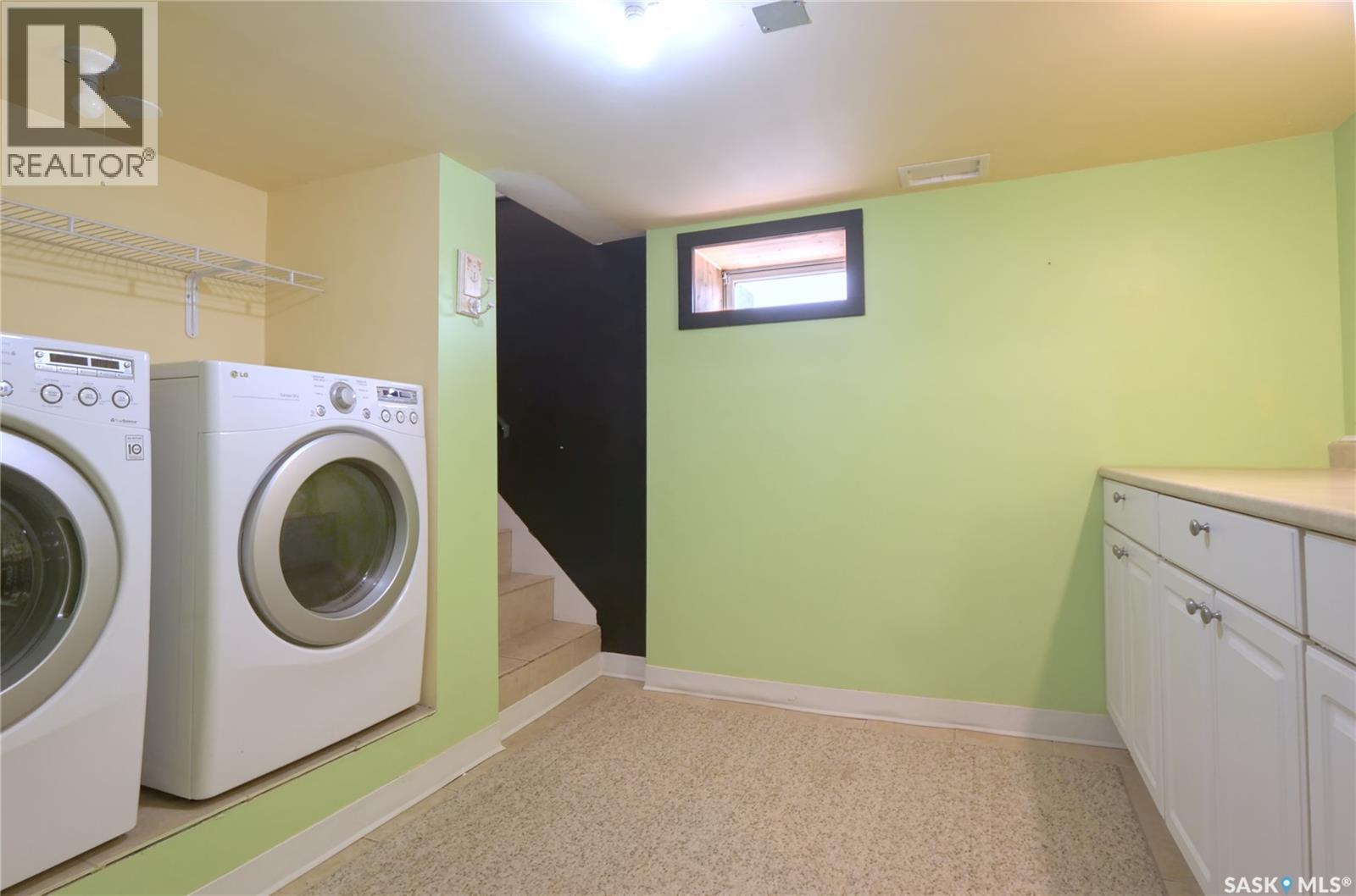 924 Hall STREET W - 18