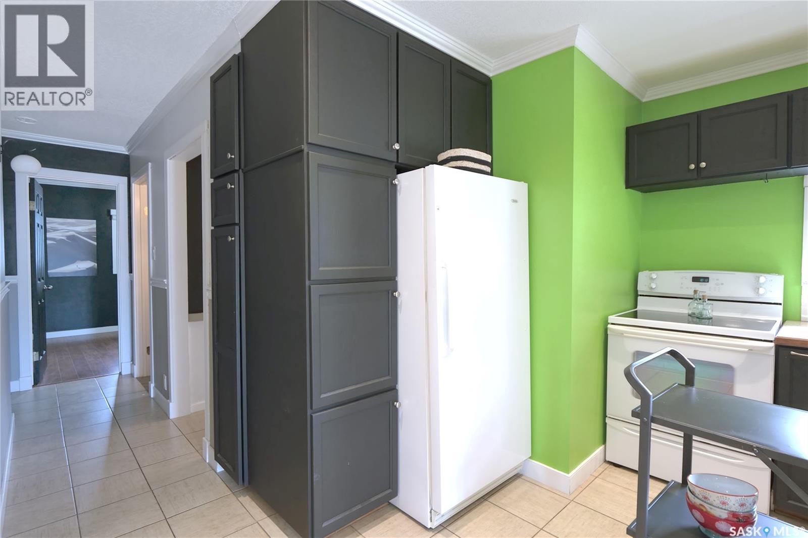 924 Hall STREET W - 11