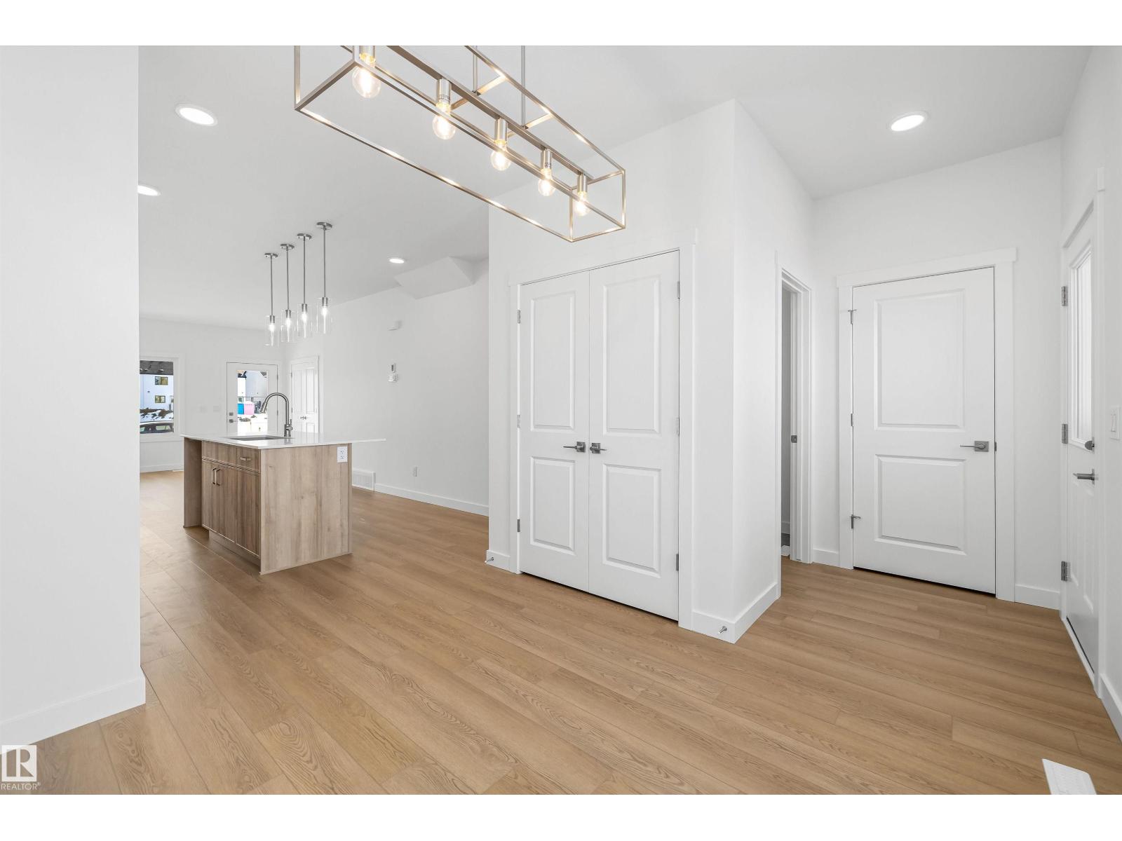 604 176 AV NE - 16