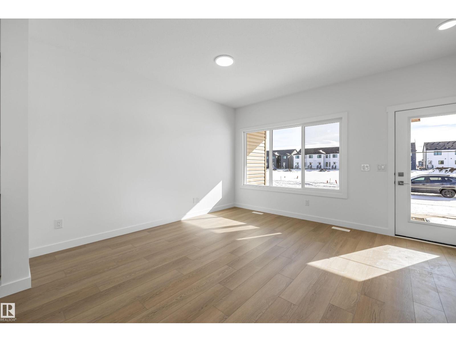 604 176 AV NE - 6
