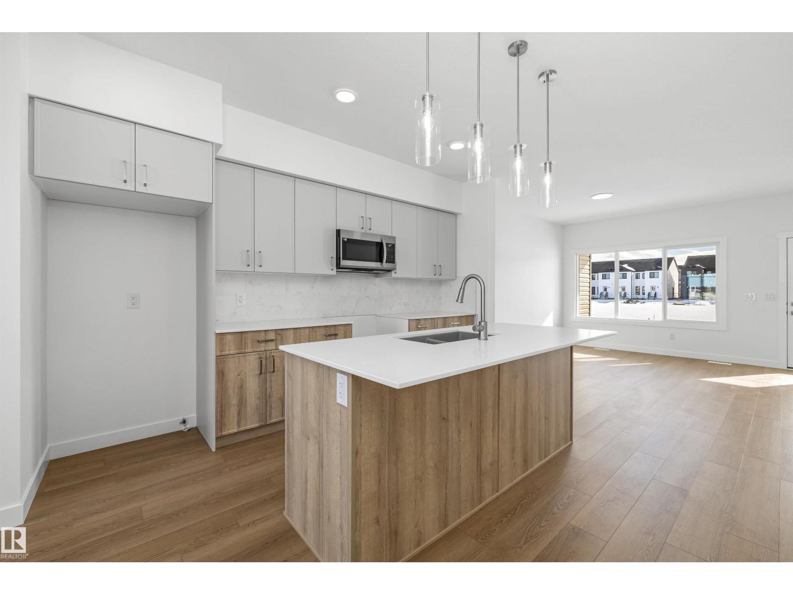 604 176 AV NE - 14