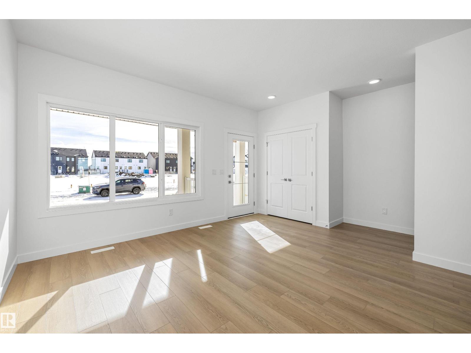 604 176 AV NE - 5
