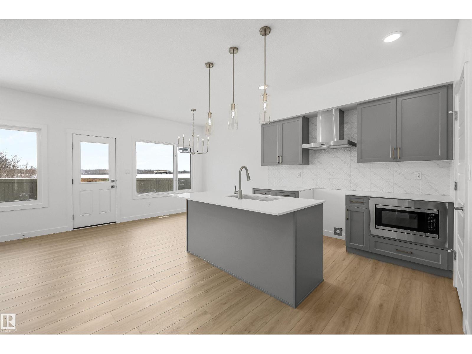 8704 183 AV NW - 6