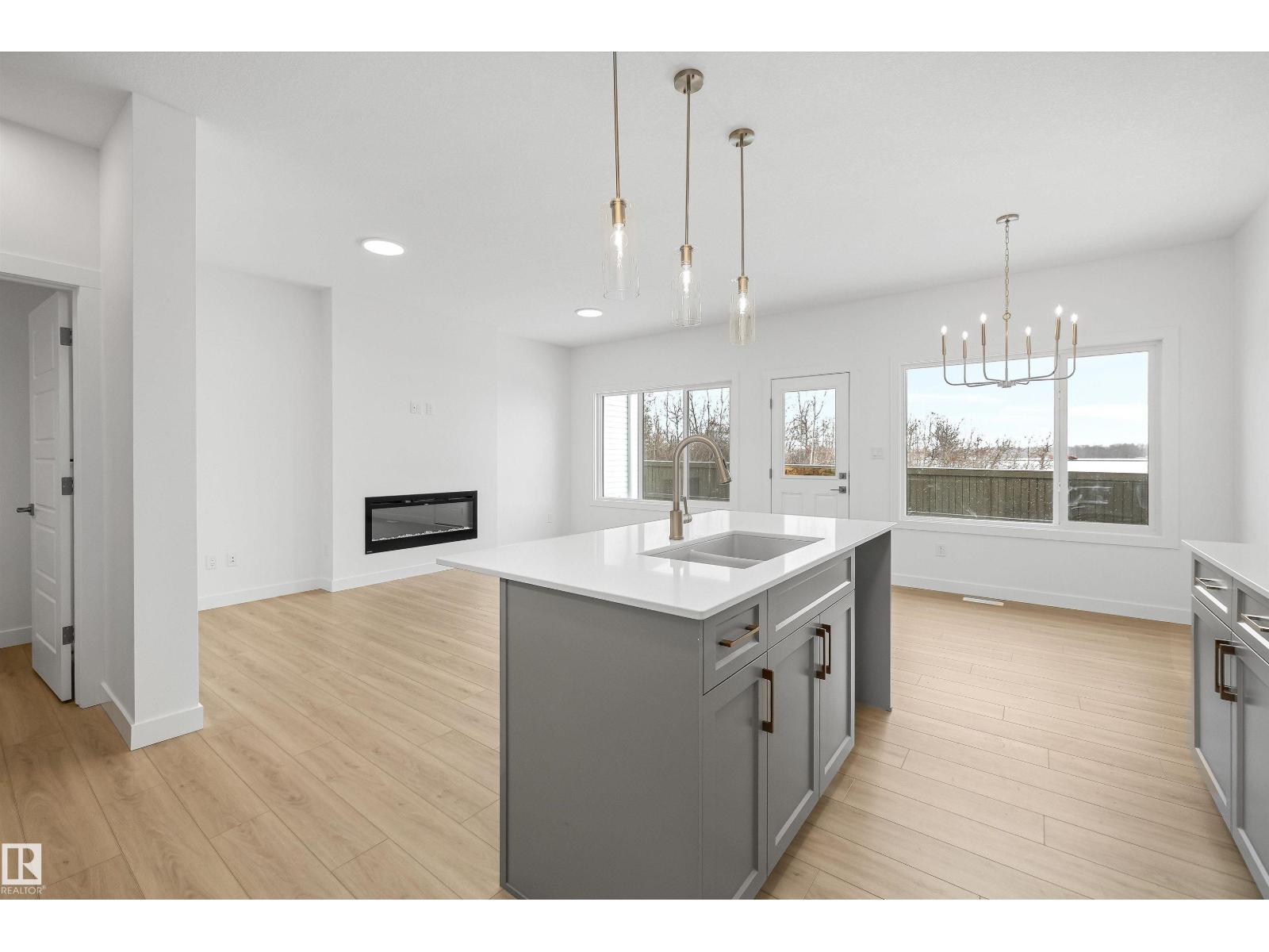 8704 183 AV NW - 11