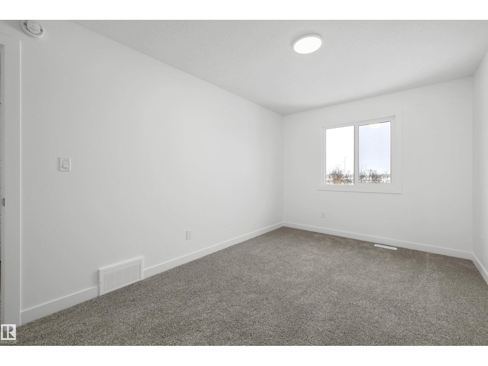 8704 183 AV NW - 28