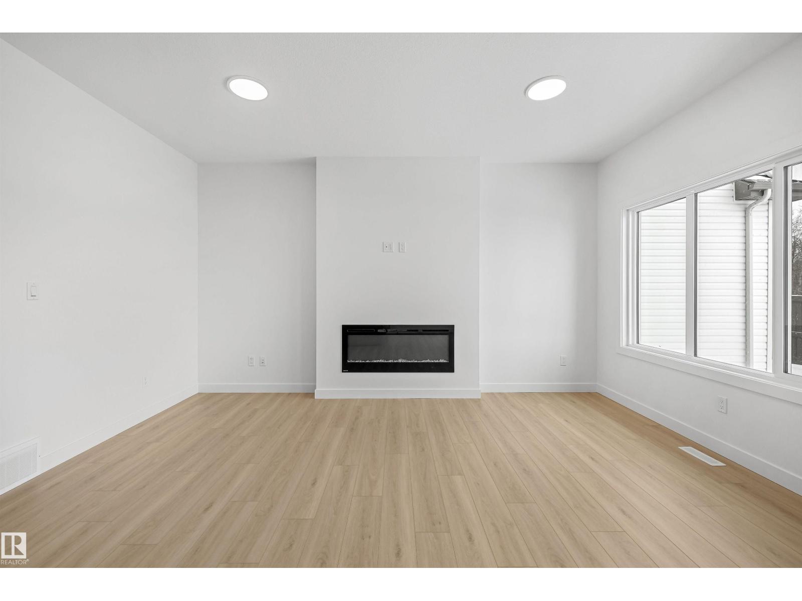 8704 183 AV NW - 18