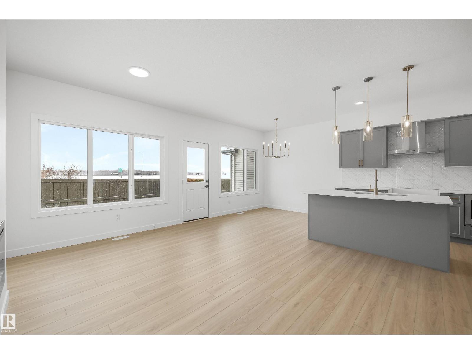 8704 183 AV NW - 17