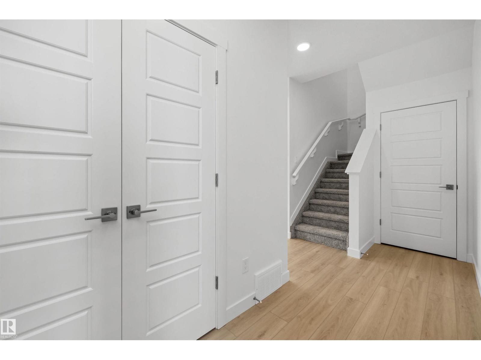 8704 183 AV NW - 4