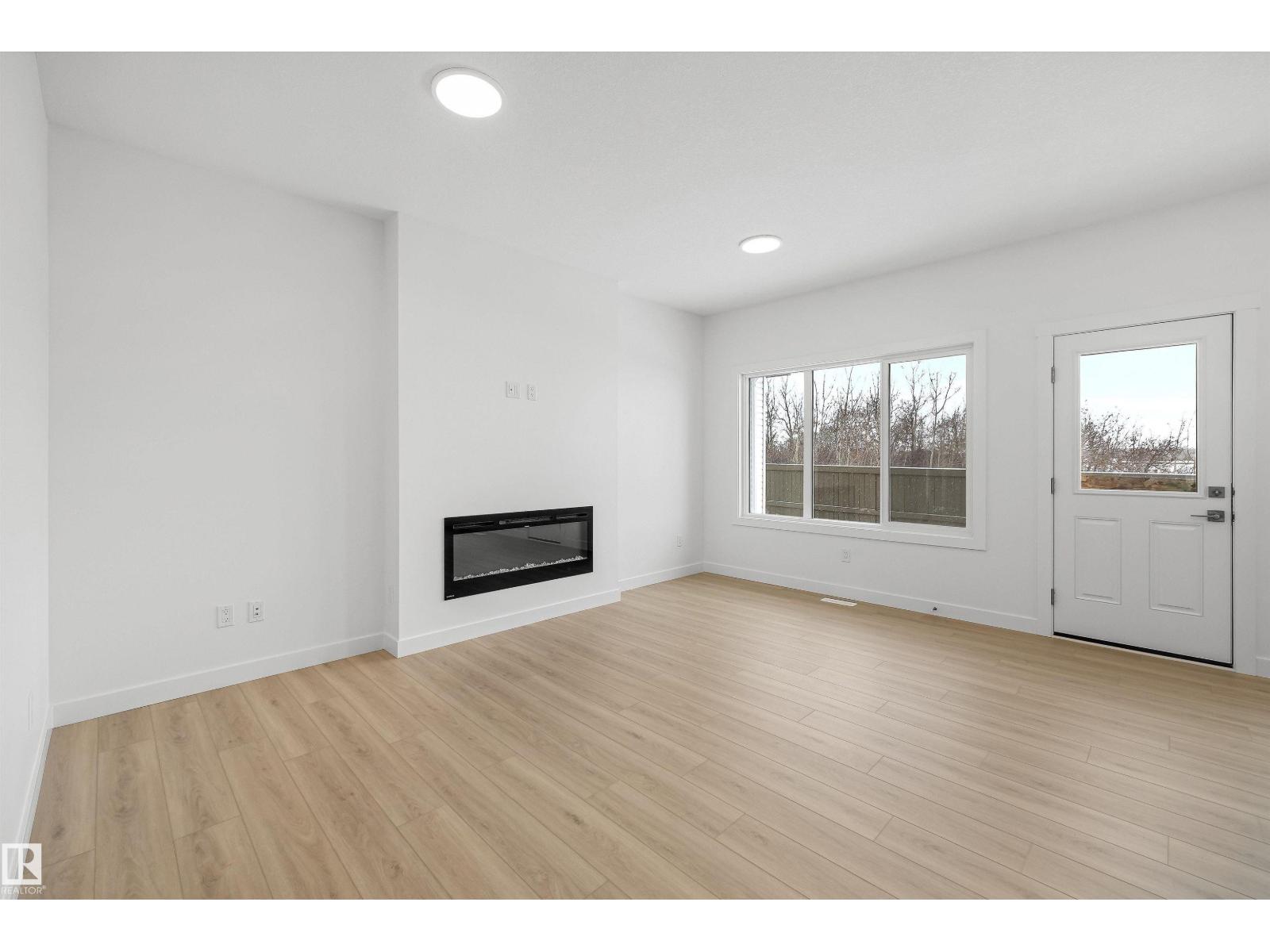 8704 183 AV NW - 14