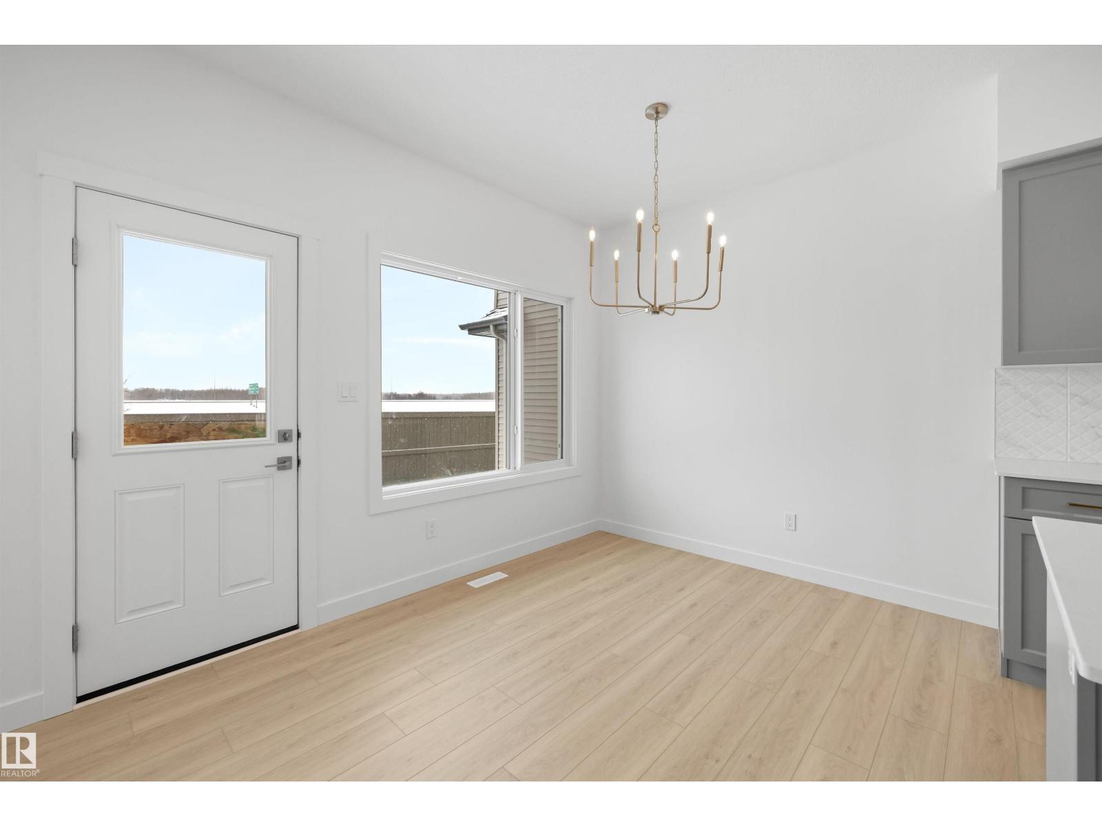 8704 183 AV NW - 12