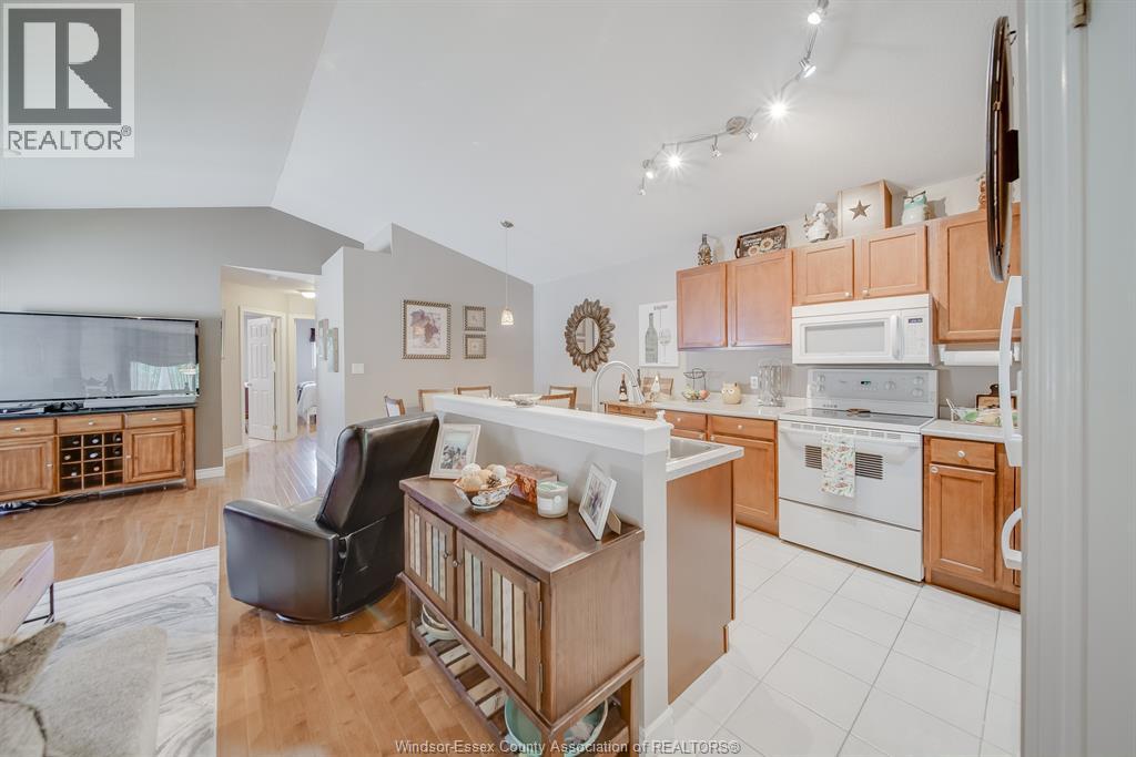 22 VILLA COURT - 12