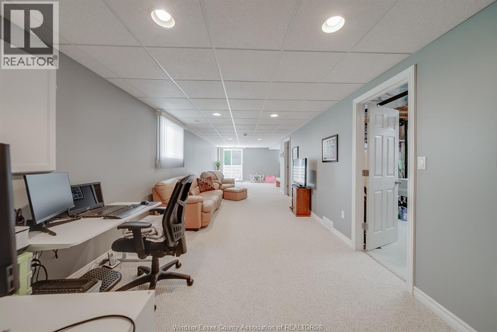 22 VILLA COURT - 25