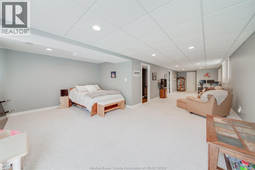 22 VILLA COURT - 31