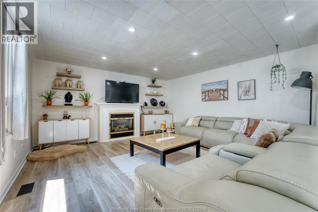 12437 ST THOMAS - 27