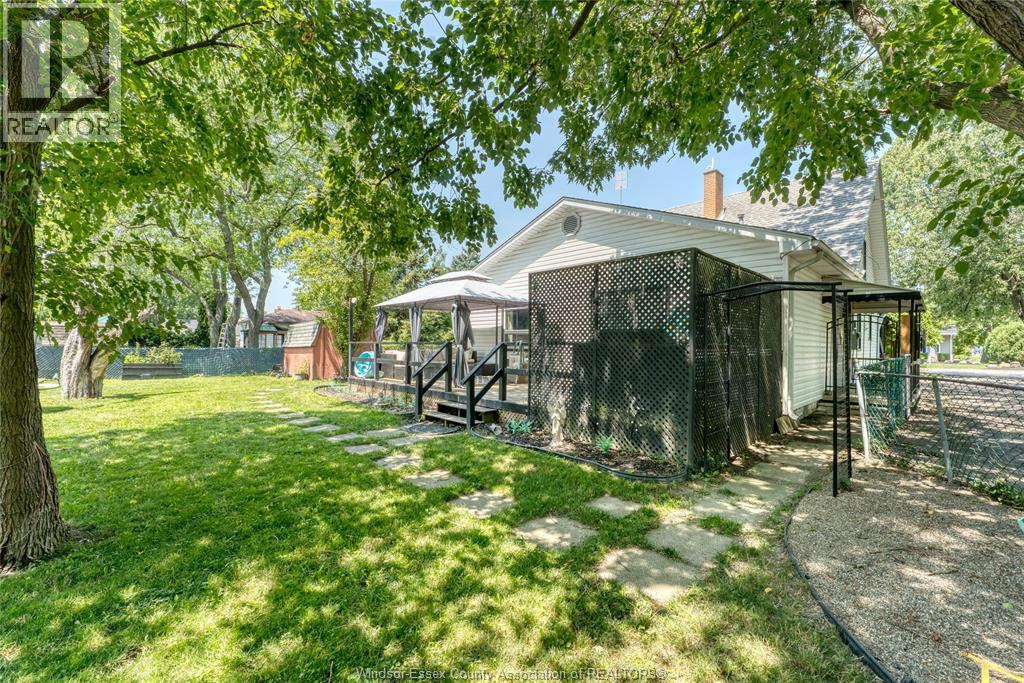 12437 ST THOMAS - 40