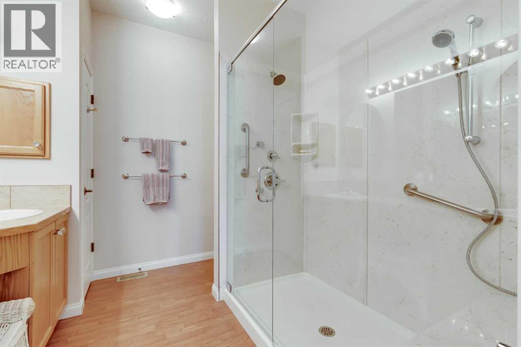 66 Royal Manor NW - 15