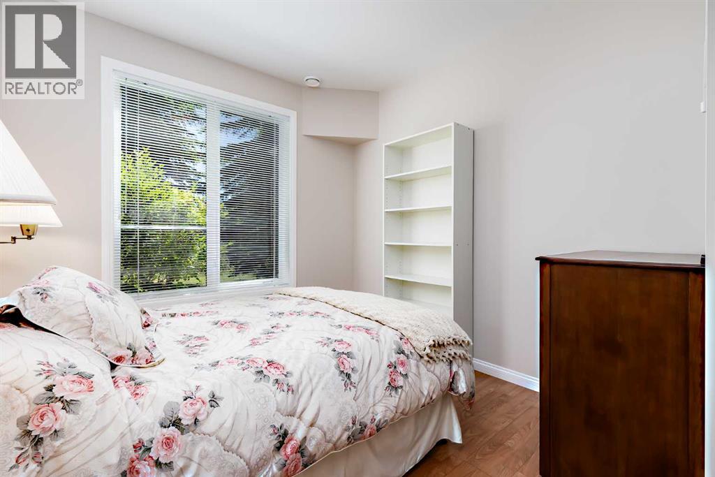66 Royal Manor NW - 24