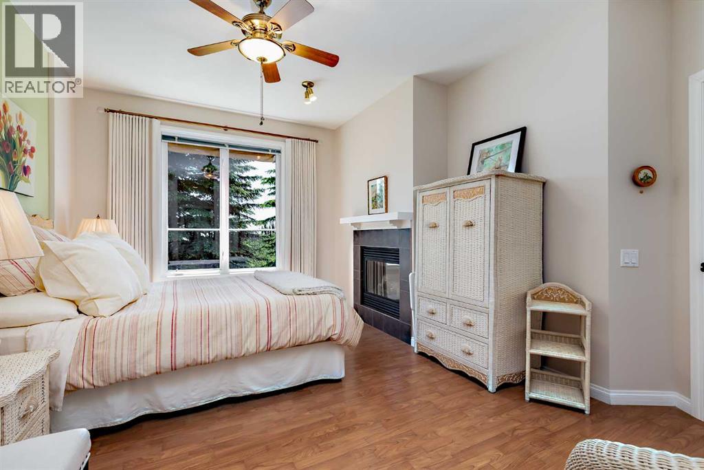 66 Royal Manor NW - 14