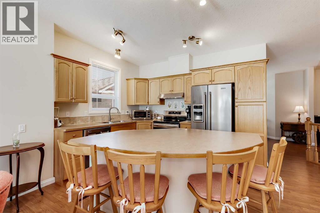 66 Royal Manor NW - 8