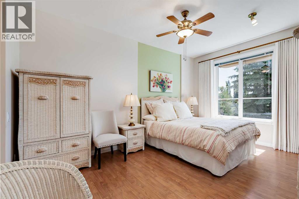 66 Royal Manor NW - 13