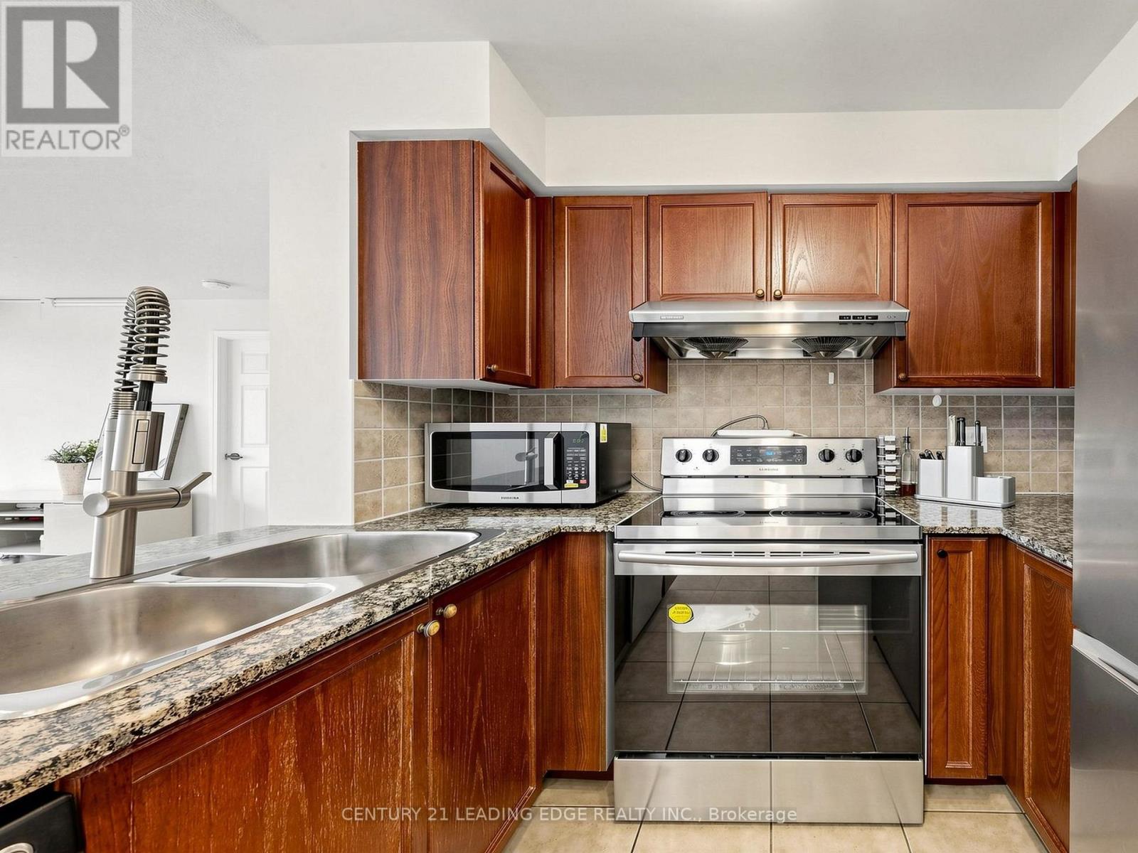 #1610 5500 YONGE STREET - 18