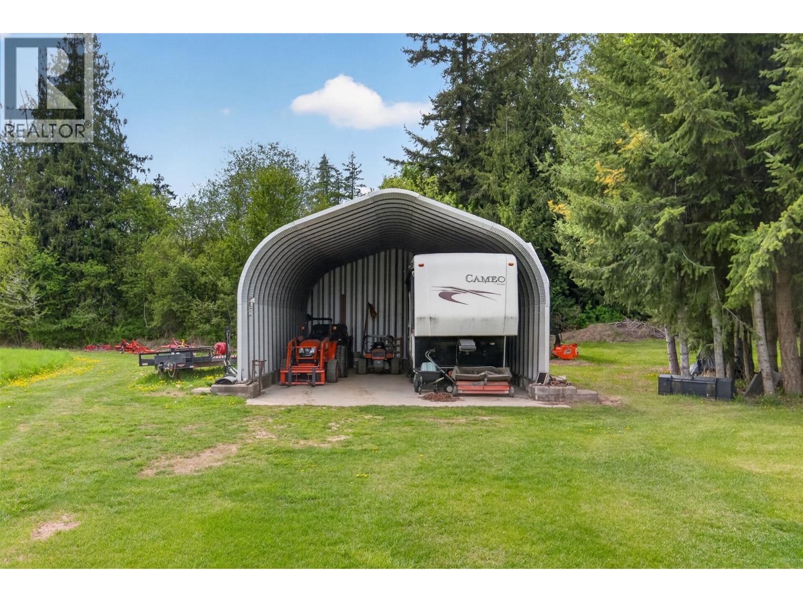 1200 Trans Canada Highway, Sicamous