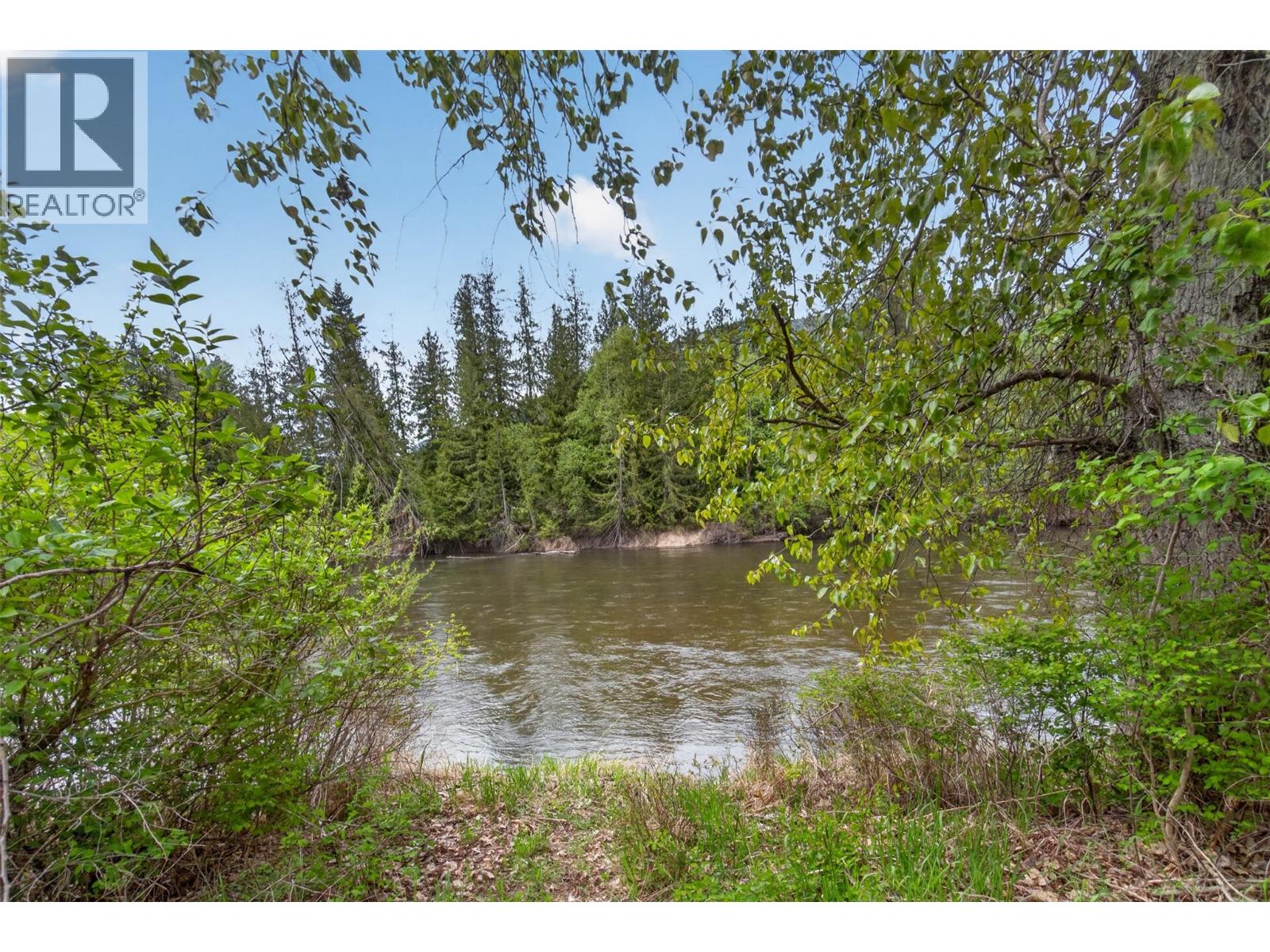 1200 Trans Canada Highway, Sicamous