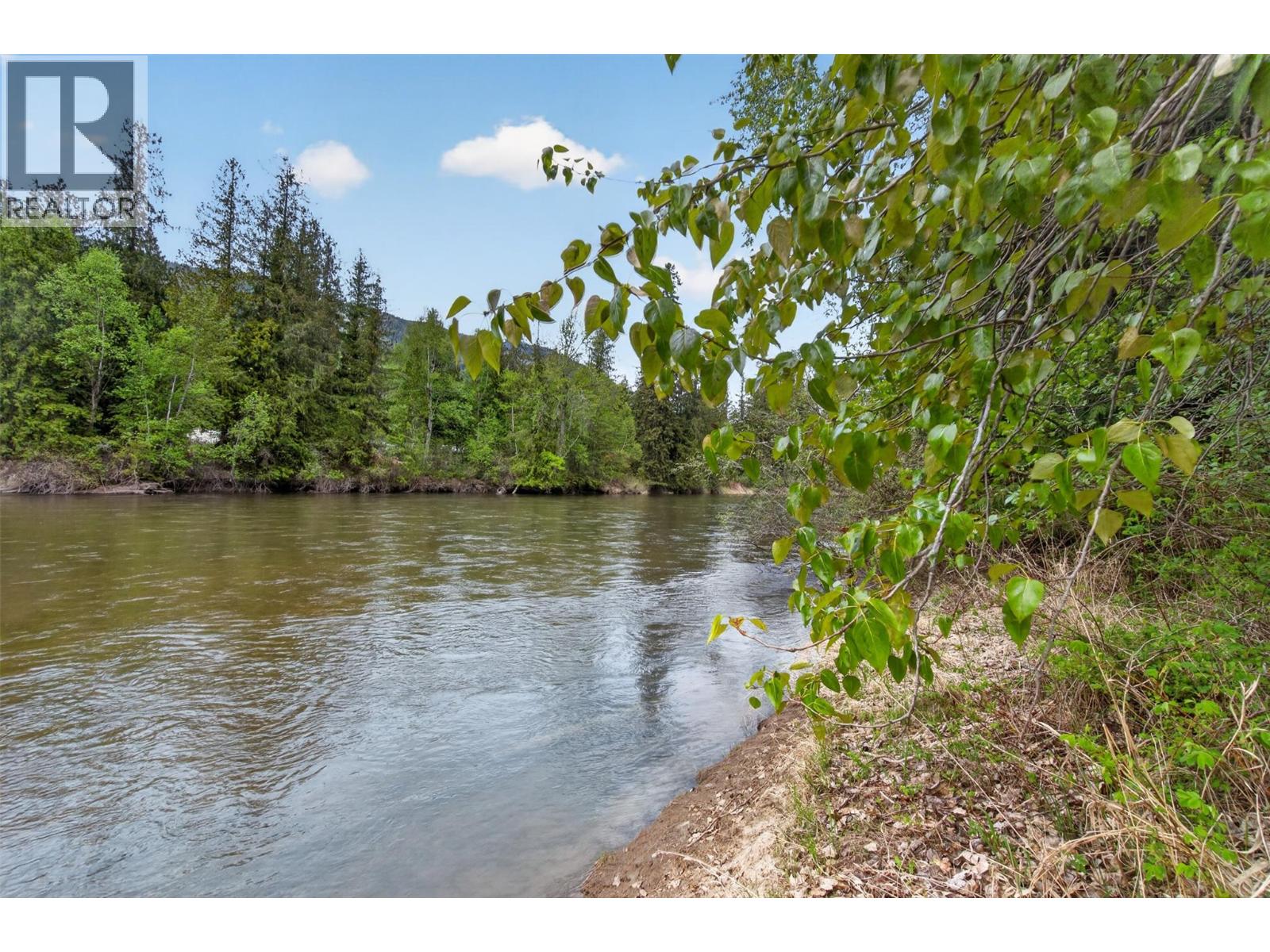 1200 Trans Canada Highway, Sicamous