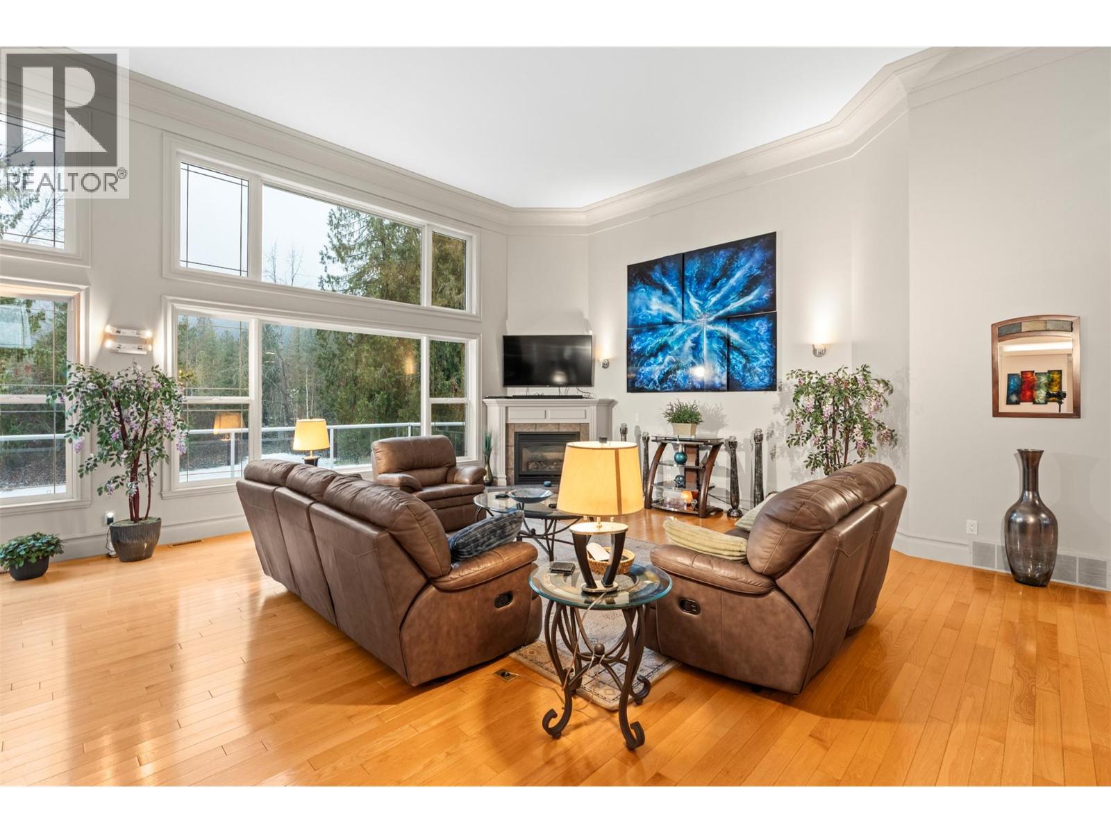 1200 Trans Canada Highway, Sicamous