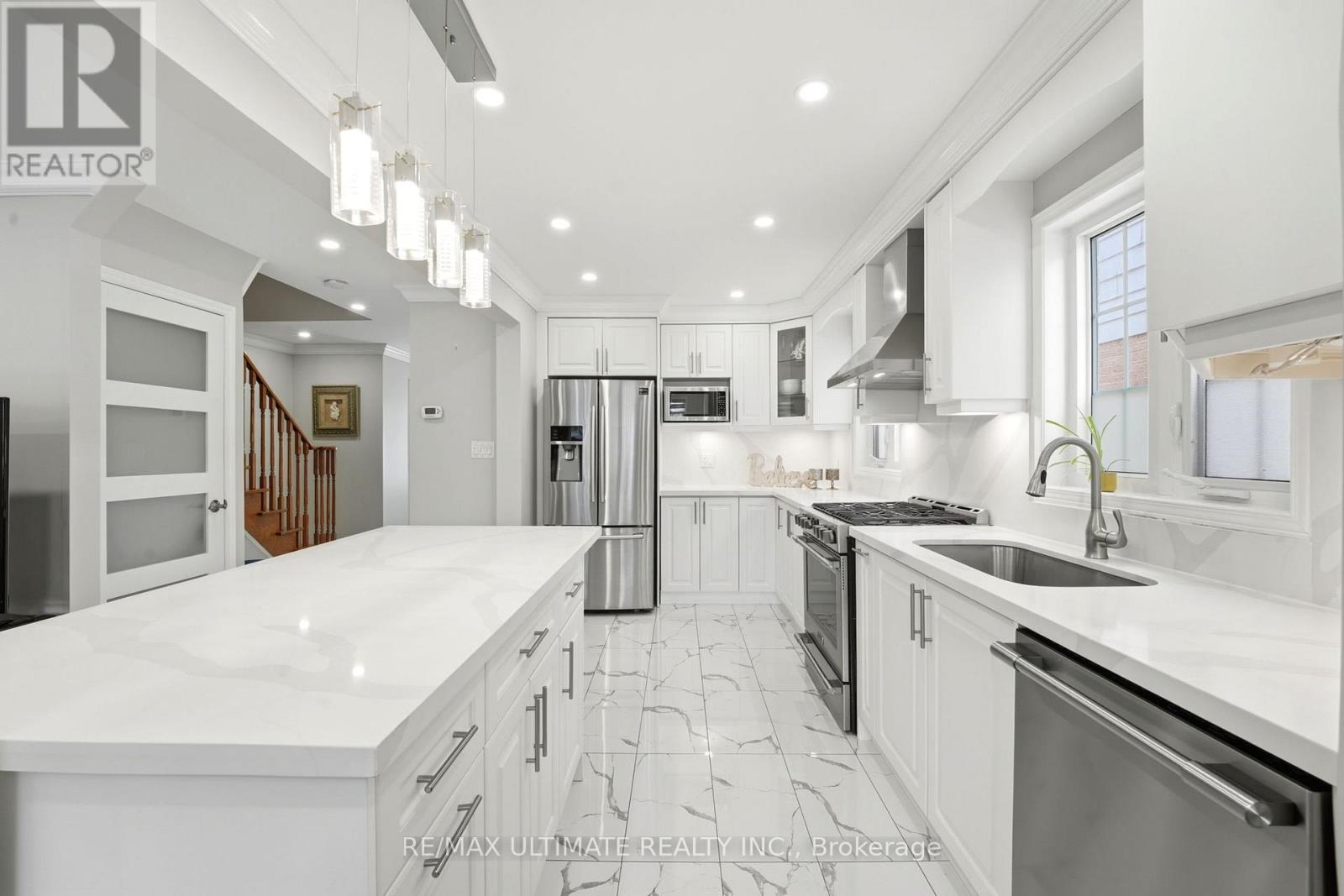 37 CATHY JEAN CRESCENT - 5