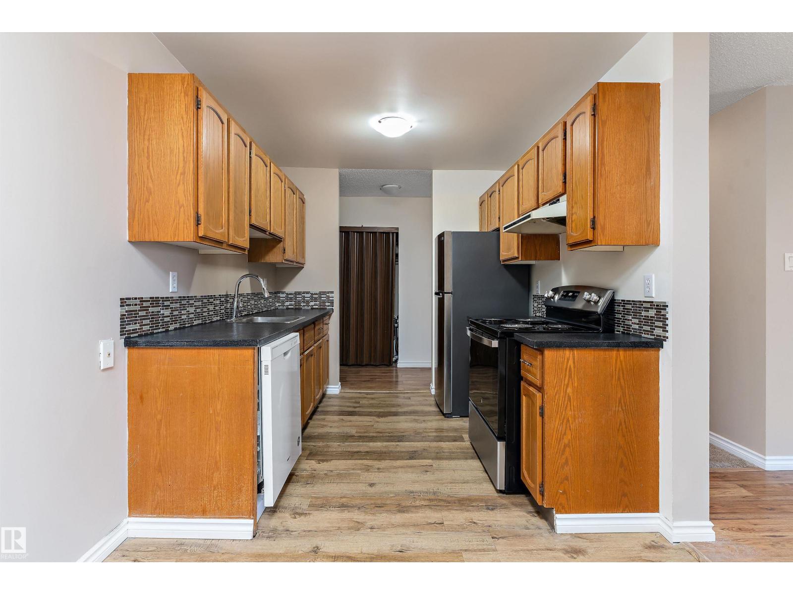 #407 3610 43 AV NW - 7
