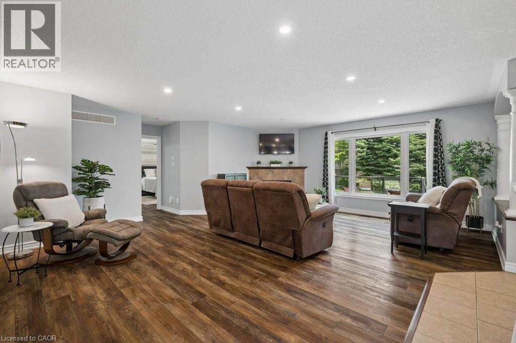 366 TOWNSEND Drive - 18