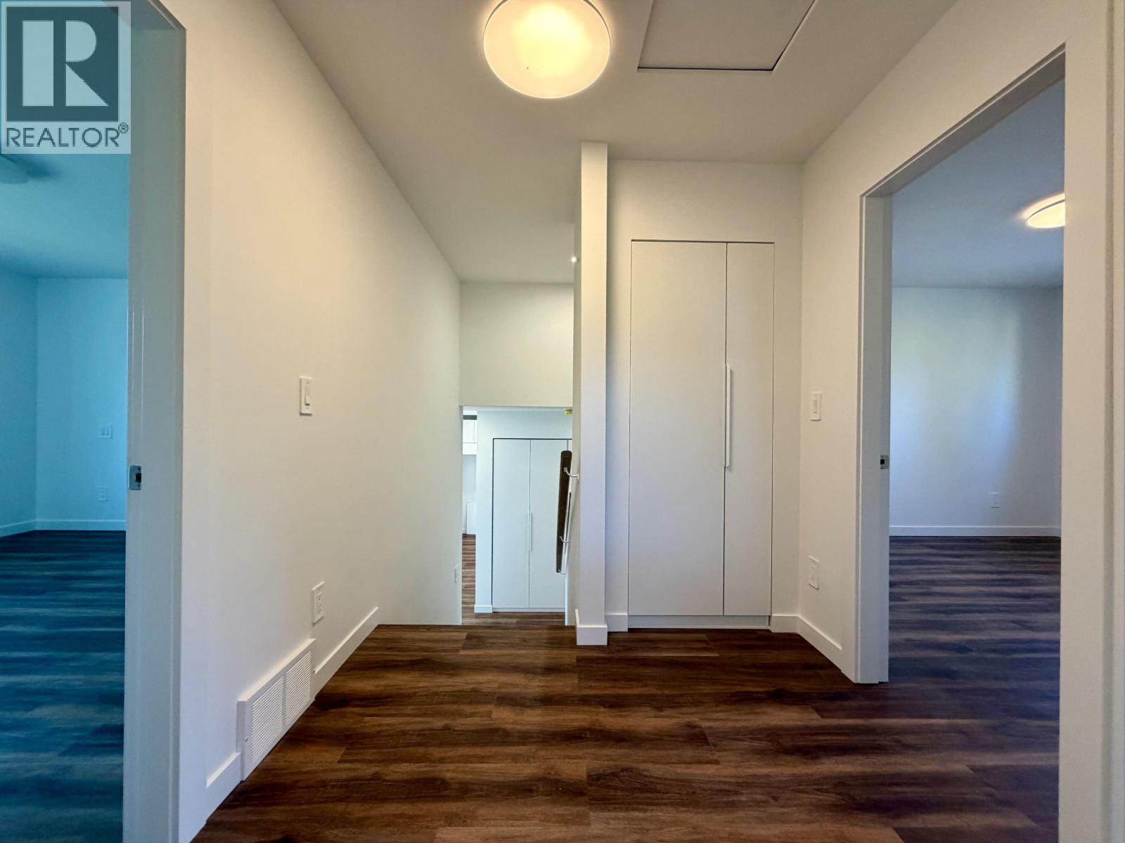 1821 SPRUCE DRIVE - 20