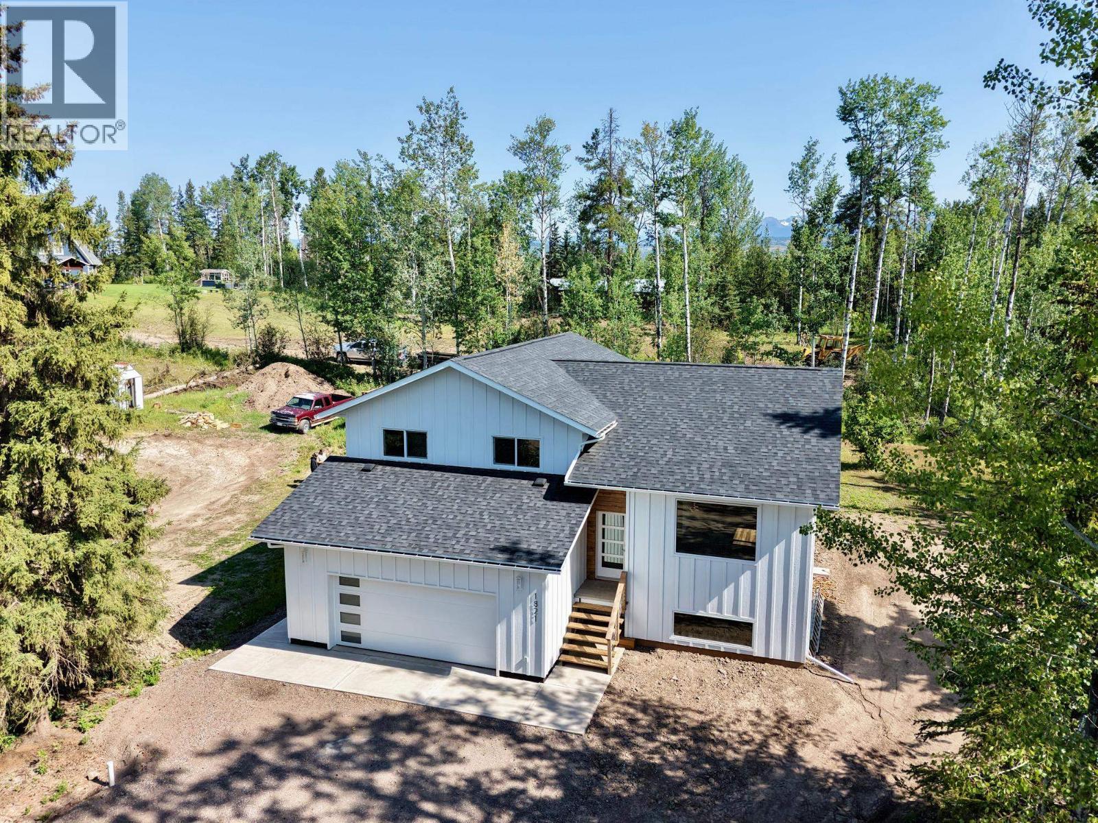 1821 SPRUCE DRIVE - 32