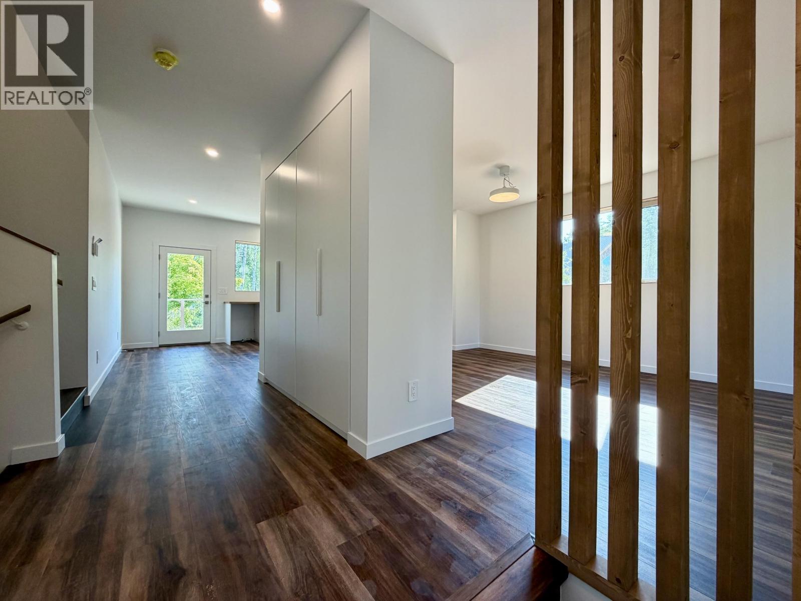 1821 SPRUCE DRIVE - 6