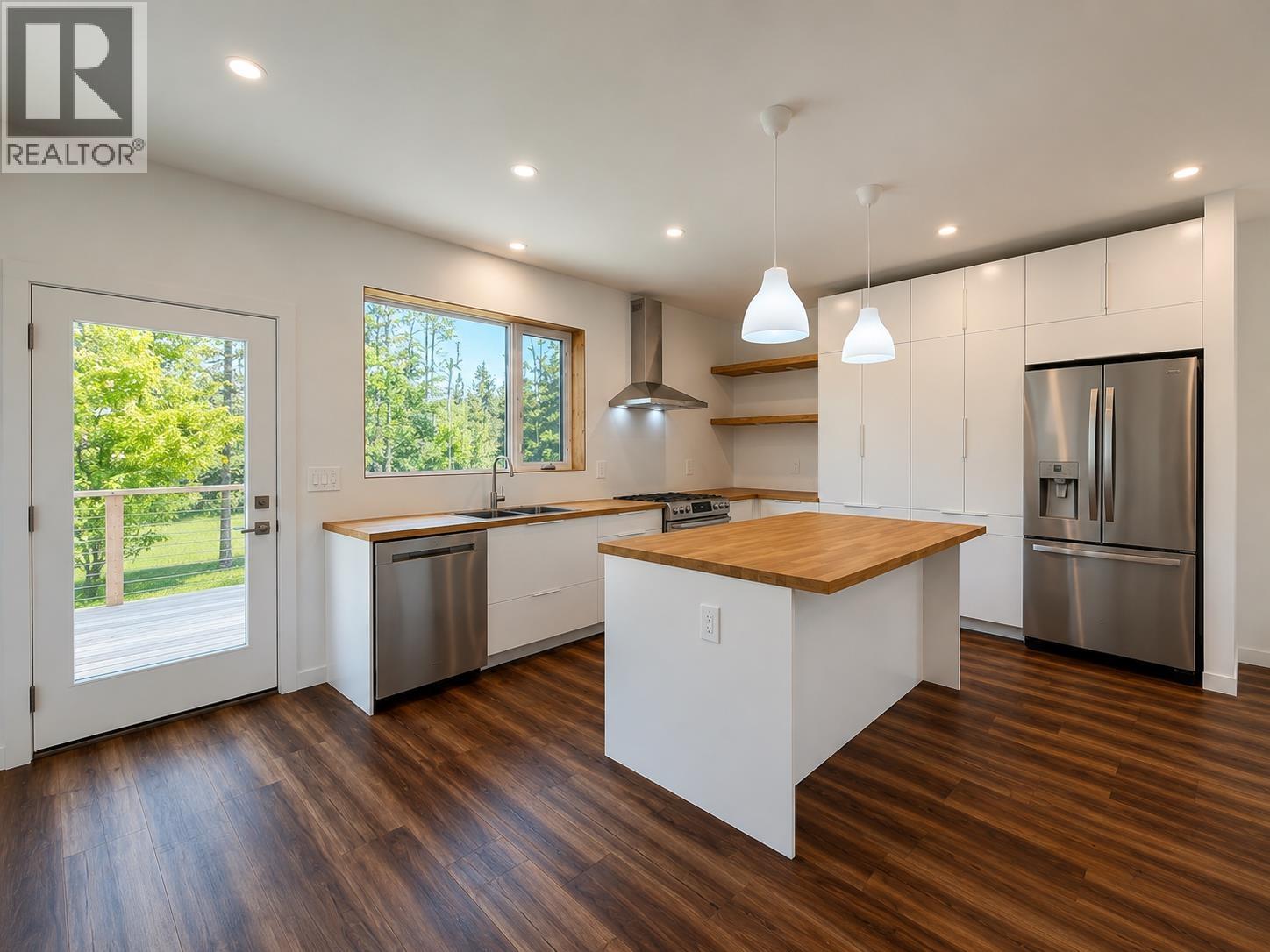 1821 SPRUCE DRIVE - 9