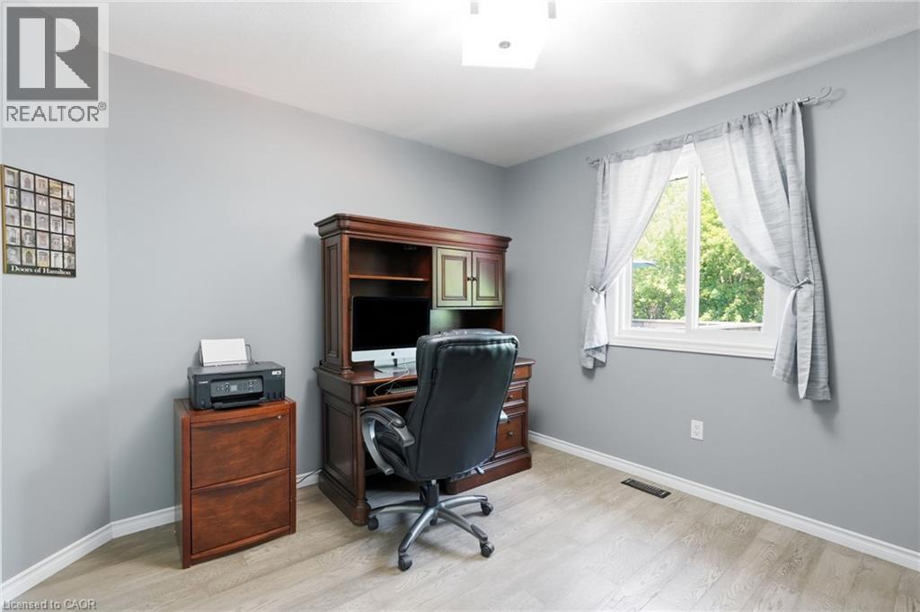 40 MAICH Crescent - 19