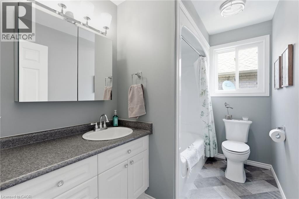 40 MAICH Crescent - 15
