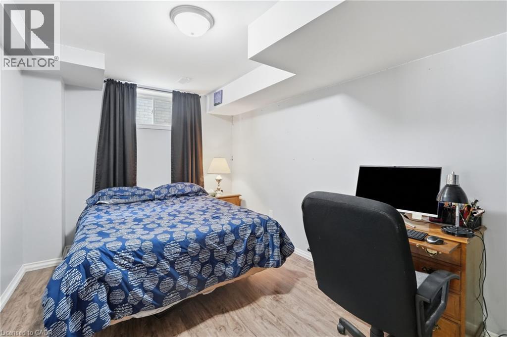 40 MAICH Crescent - 26