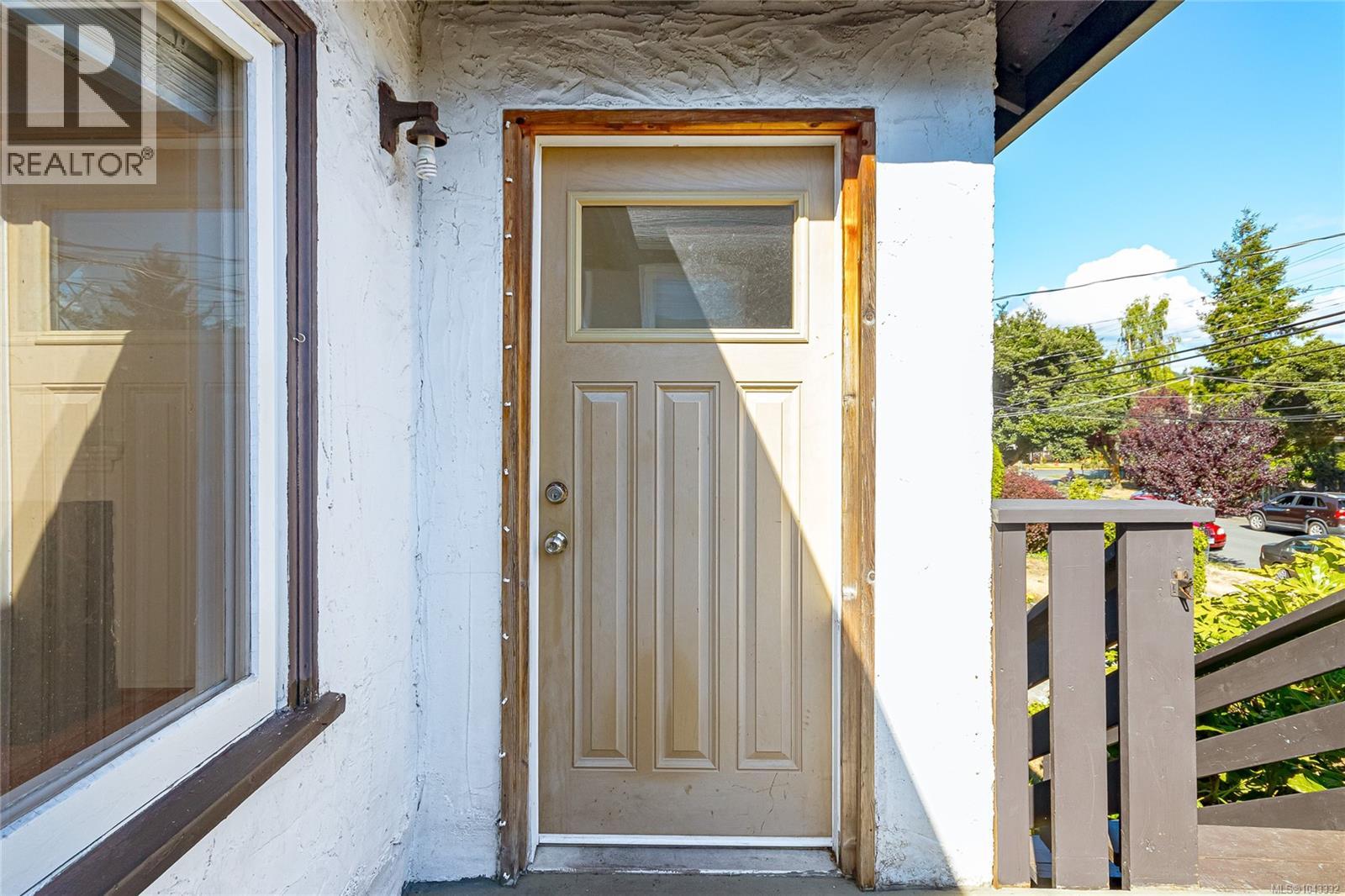 1645 Haultain St - 4