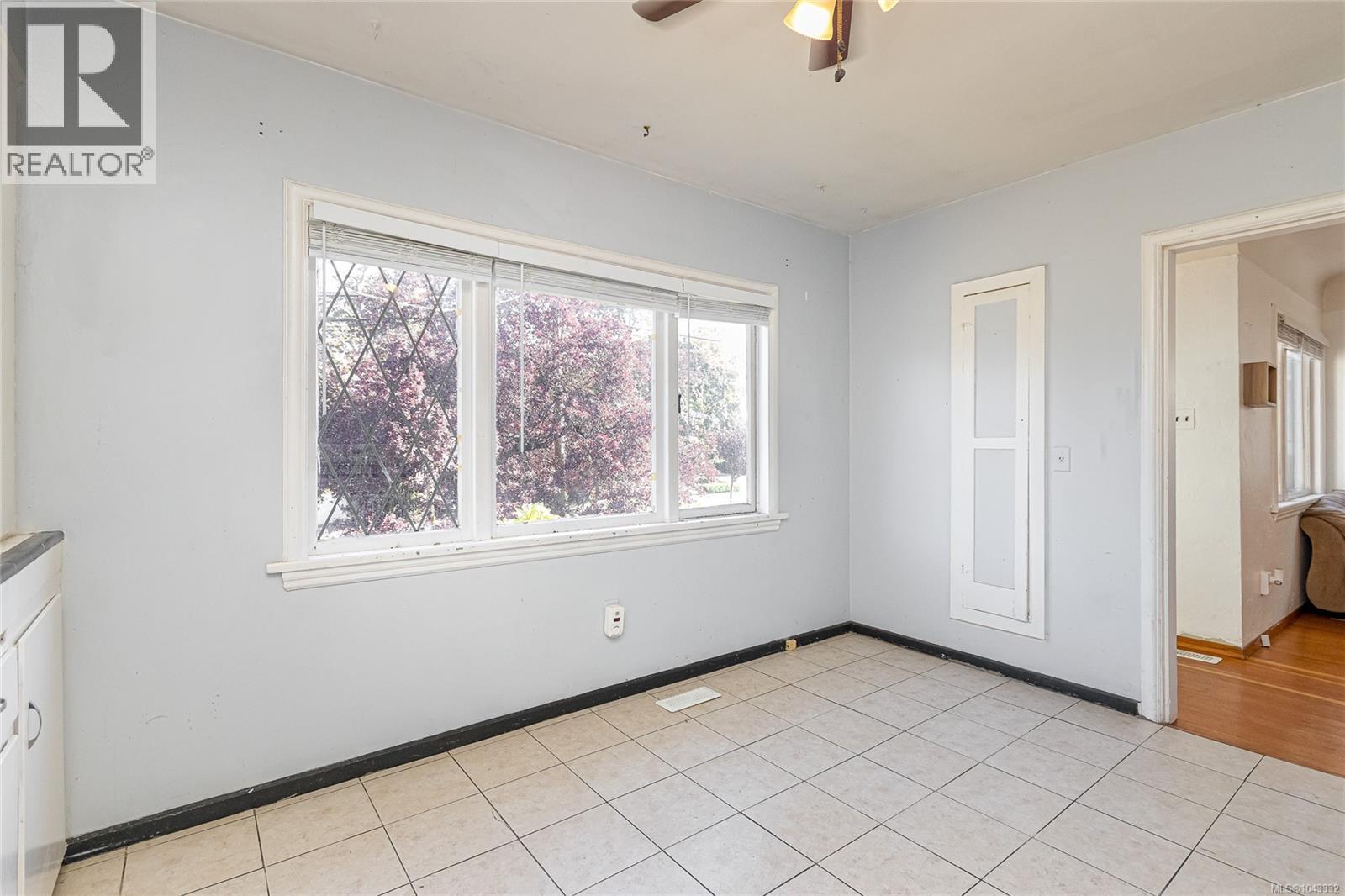 1645 Haultain St - 8