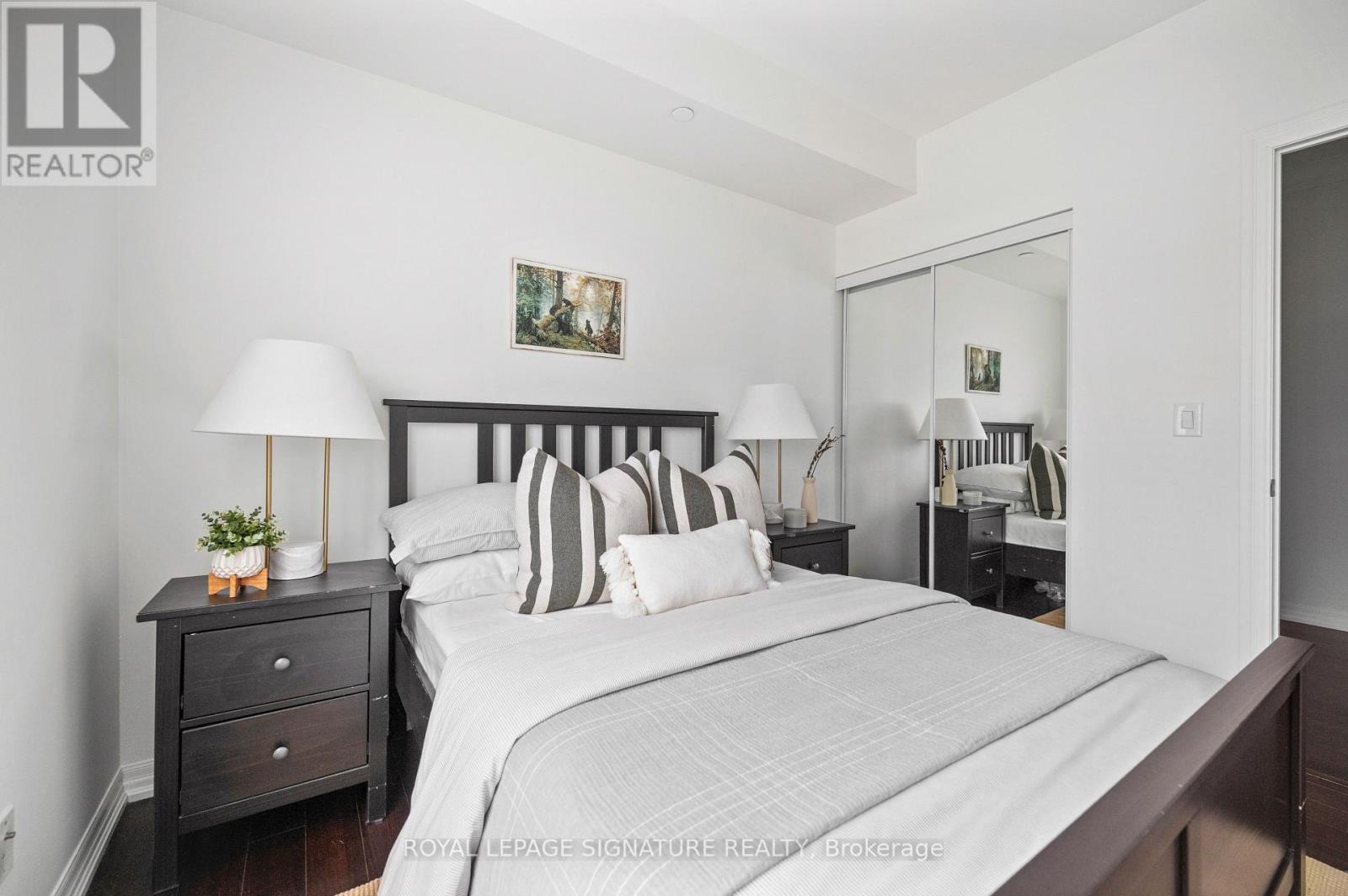 #303 3563 LAKE SHORE BOULEVARD W - Image 30