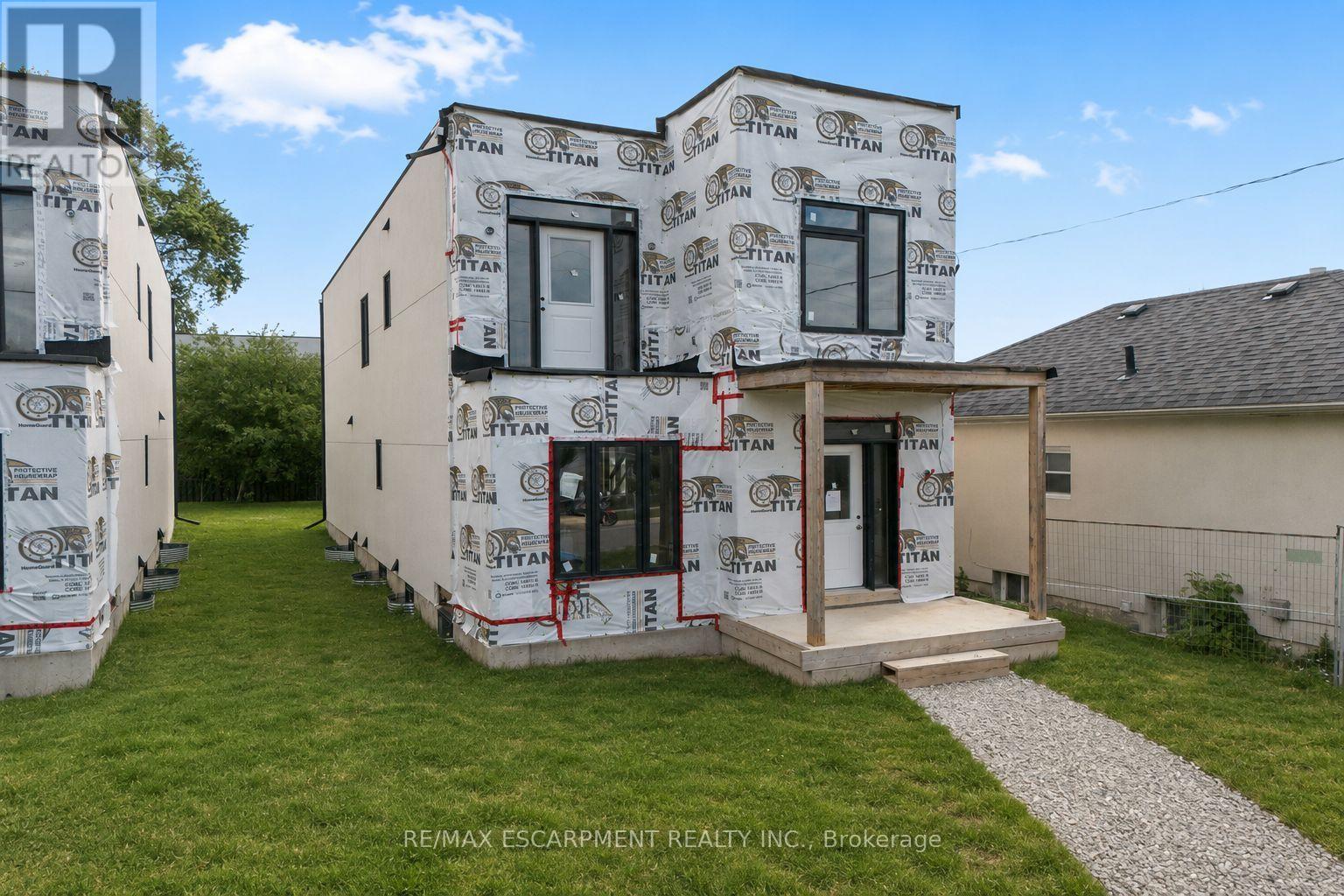 1033 ALEXANDRA AVENUE - 11